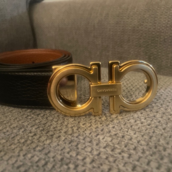 Gold size 32 adjustable Ferragamo belt reversible - Picture 1 of 2